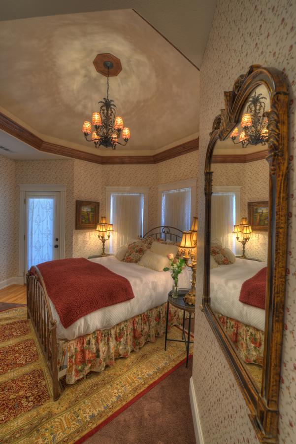 The Victoria Bed & Breakfast Бентонвіль Екстер'єр фото